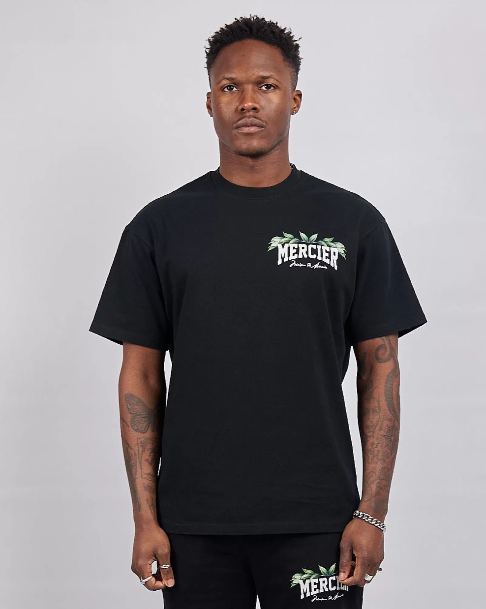 T-shirts>Mercier Schwarzes botanisches Gericht T-Shirt