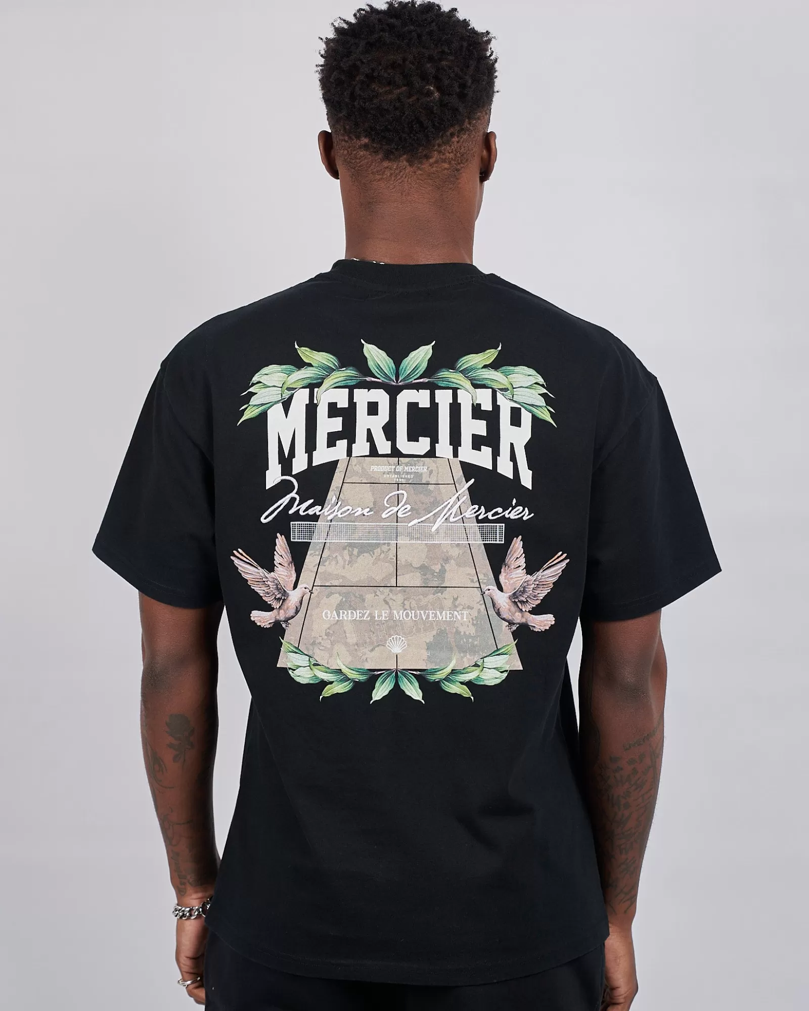 T-shirts>Mercier Schwarzes botanisches Gericht T-Shirt